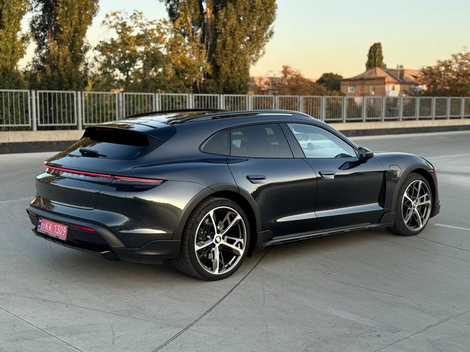 Porsche Taycan  Turismo 2022