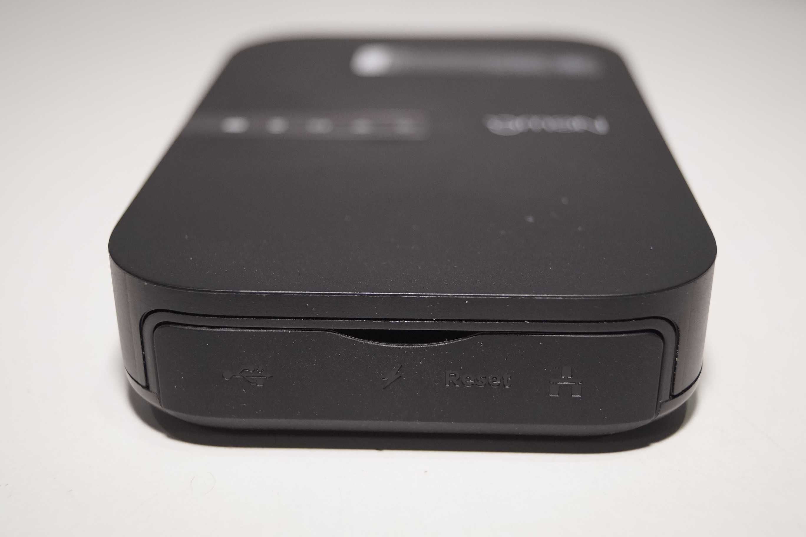 Filehub przenośny router podróżny SD USB NewQ B3 WiFi