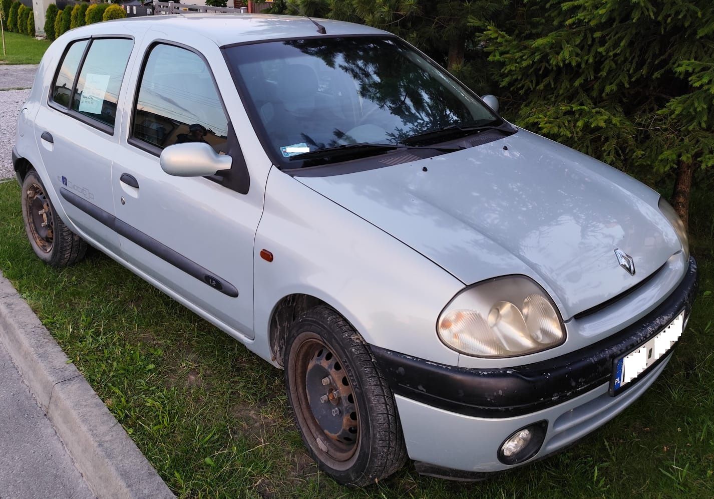 Renault Clio 1.2 MTV Benzyna rok 2000-5 drzwi