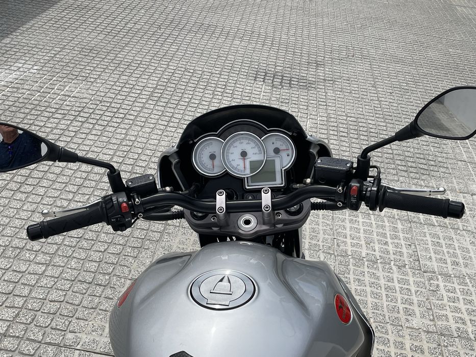 Vendo, Moto Guzzi  1200 Sport em excelente estado