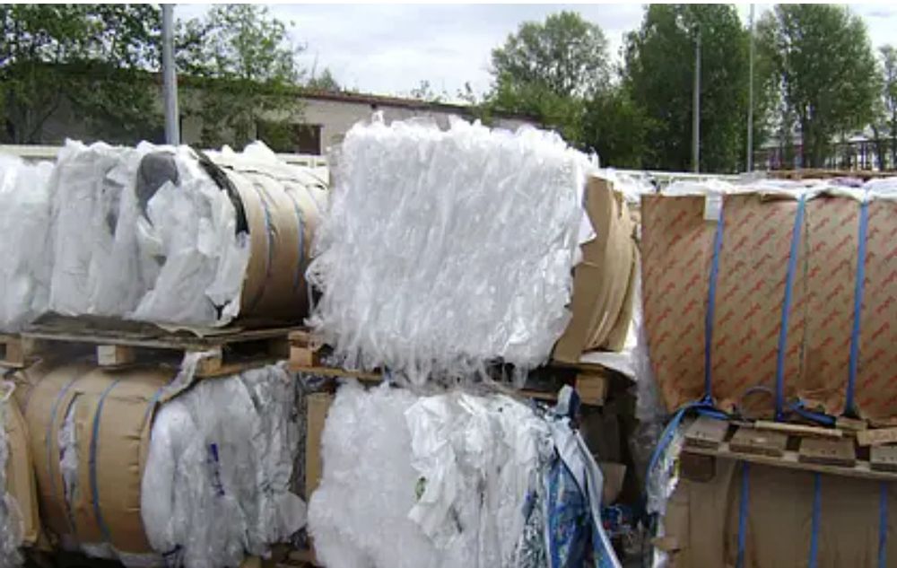 Купуємо приймаємо поліетилен плівку салофан