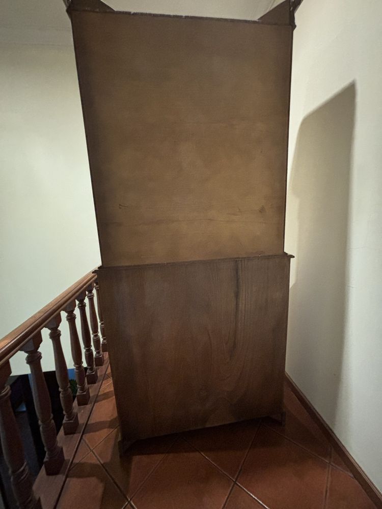 Móvel com secretária