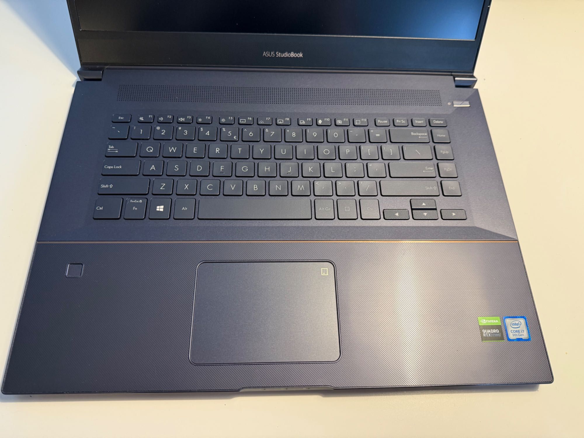 Asus ProArt Studiobook W700: Obudowa dolna / górna