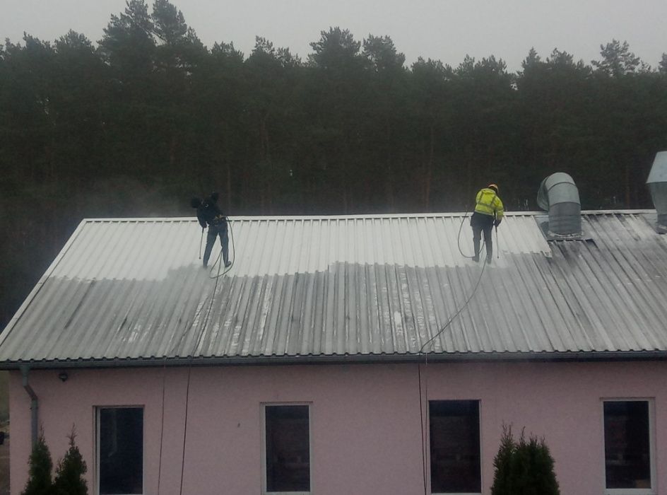 Malowanie i mycie dachu dachów / montaż rynien - prace alpinistyczne