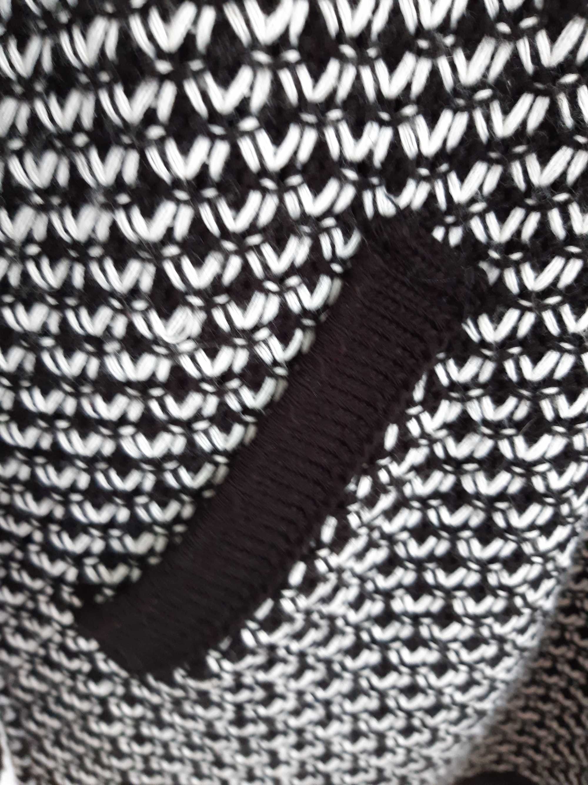 Casaco de malha preto e branco tamanho XL