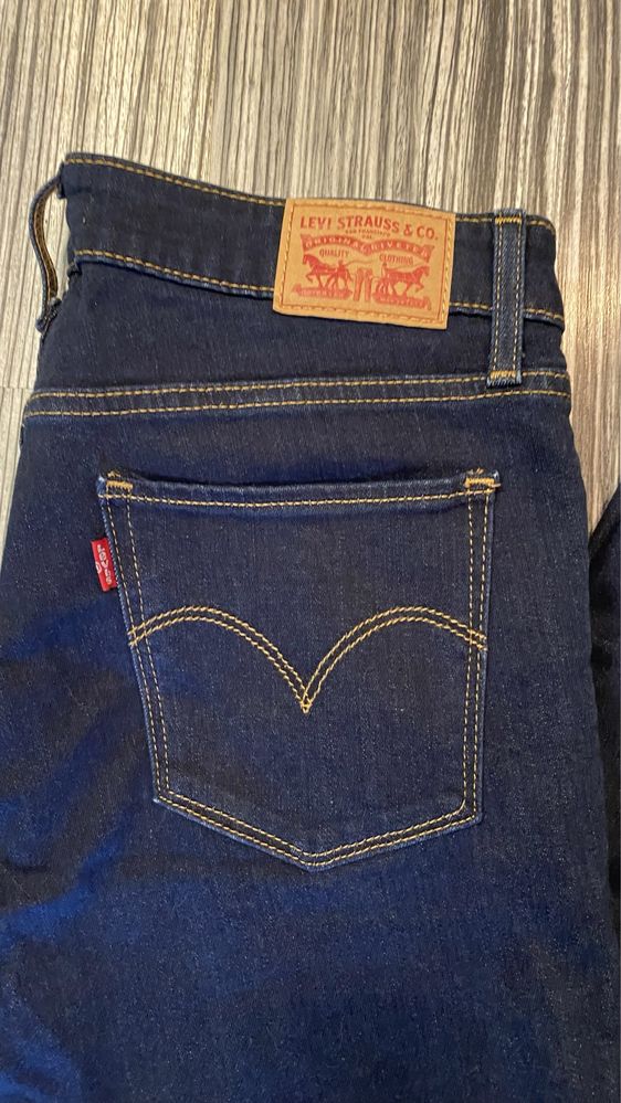 Джинсы slim Levis 712