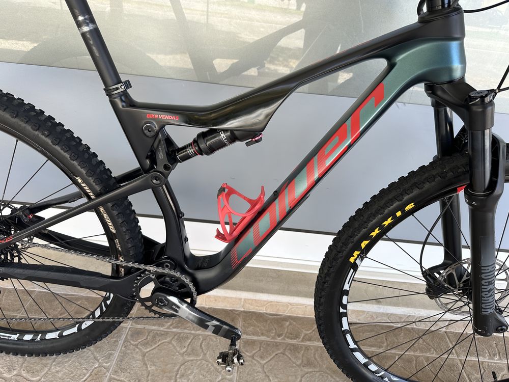 Bicicleta de BTT - Suspensao total - Carbono