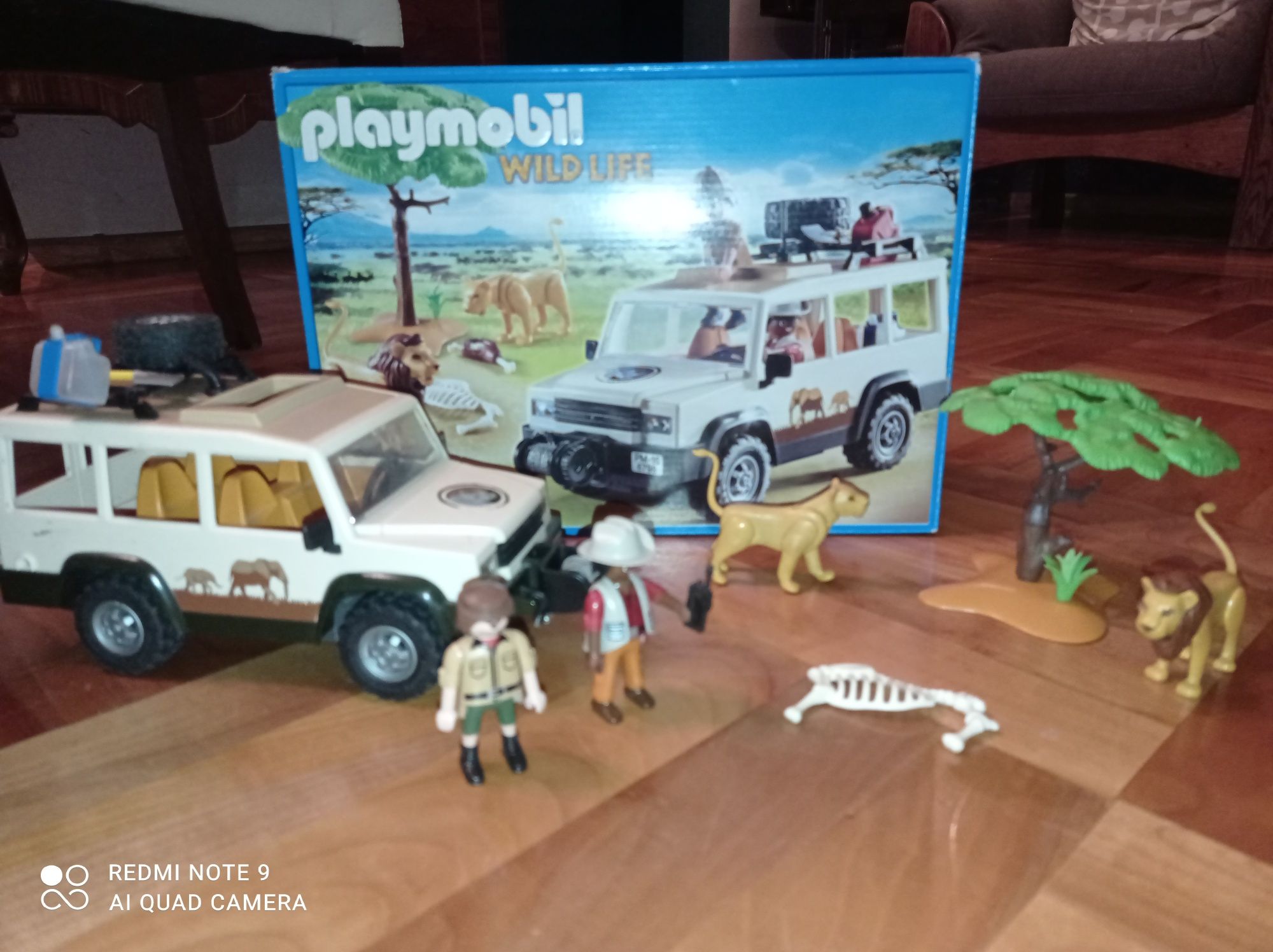 Playmobil Wild Life samochód terenowy z wyciągarką 6798