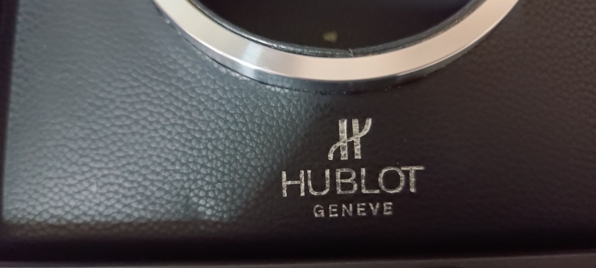 Продам оригинальную коробку для часов HUBLOT