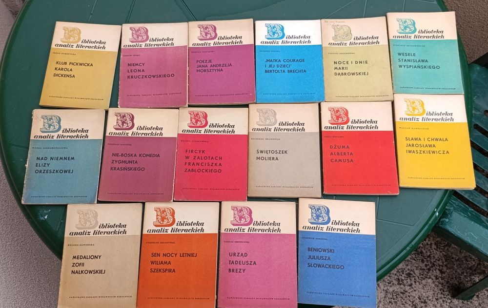 Zestaw 31 mini książę z Biblioteki analiz literackich
