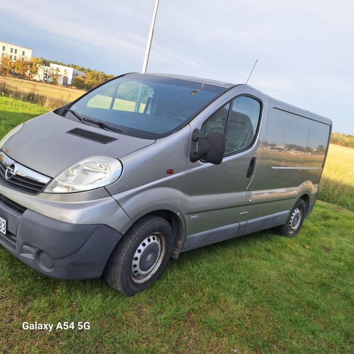 Opel Vivaro  Opel Vivaro 2.0 super stan