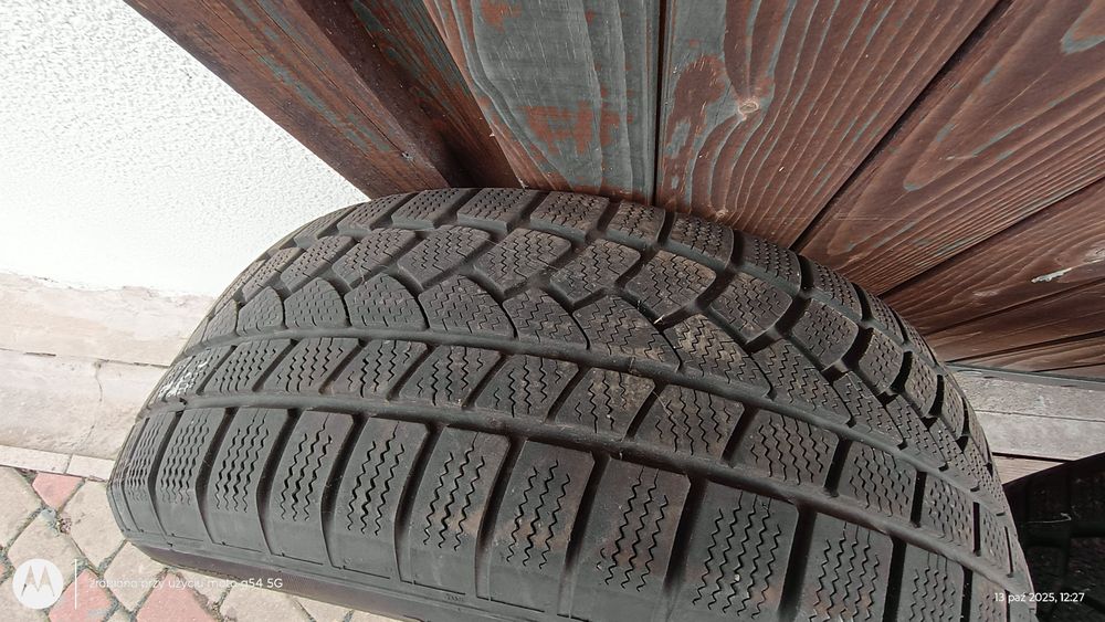 Sprzedam dwie opony 235/65/17