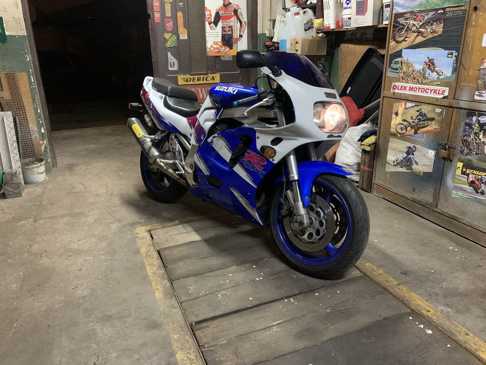 Suzuki GSX-R 750 GR7BA Youngtimer Arrow
