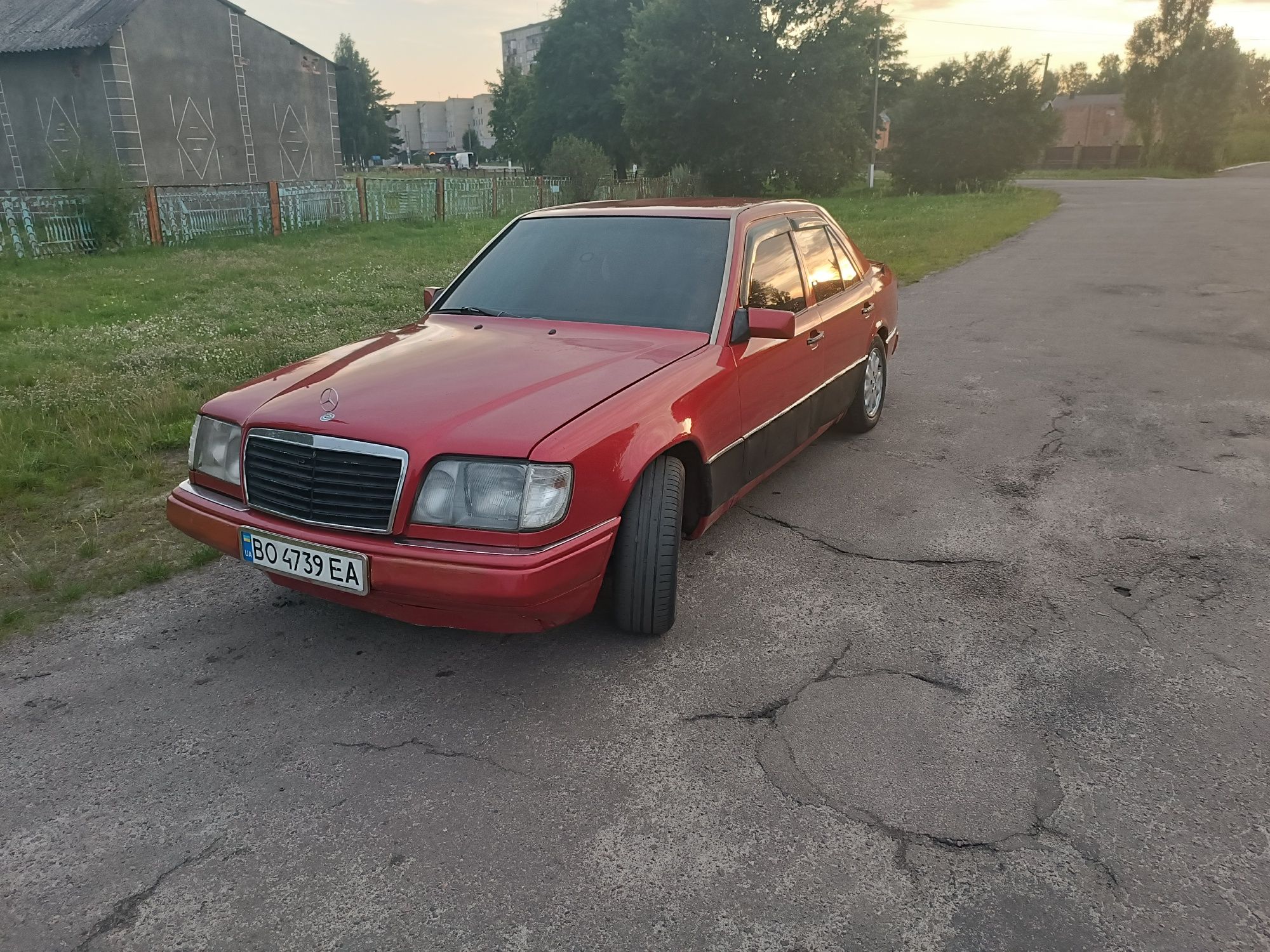 Mercedes Benz w124.