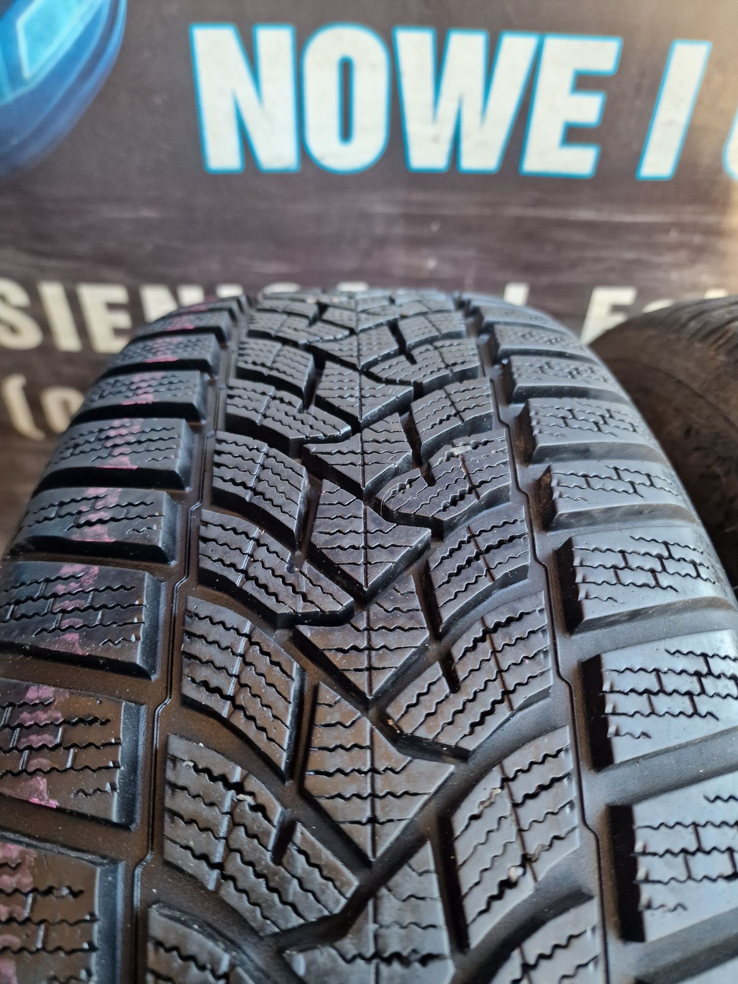 Opony zimowe 215/60/16 Dunlop Para 8.5mm!!