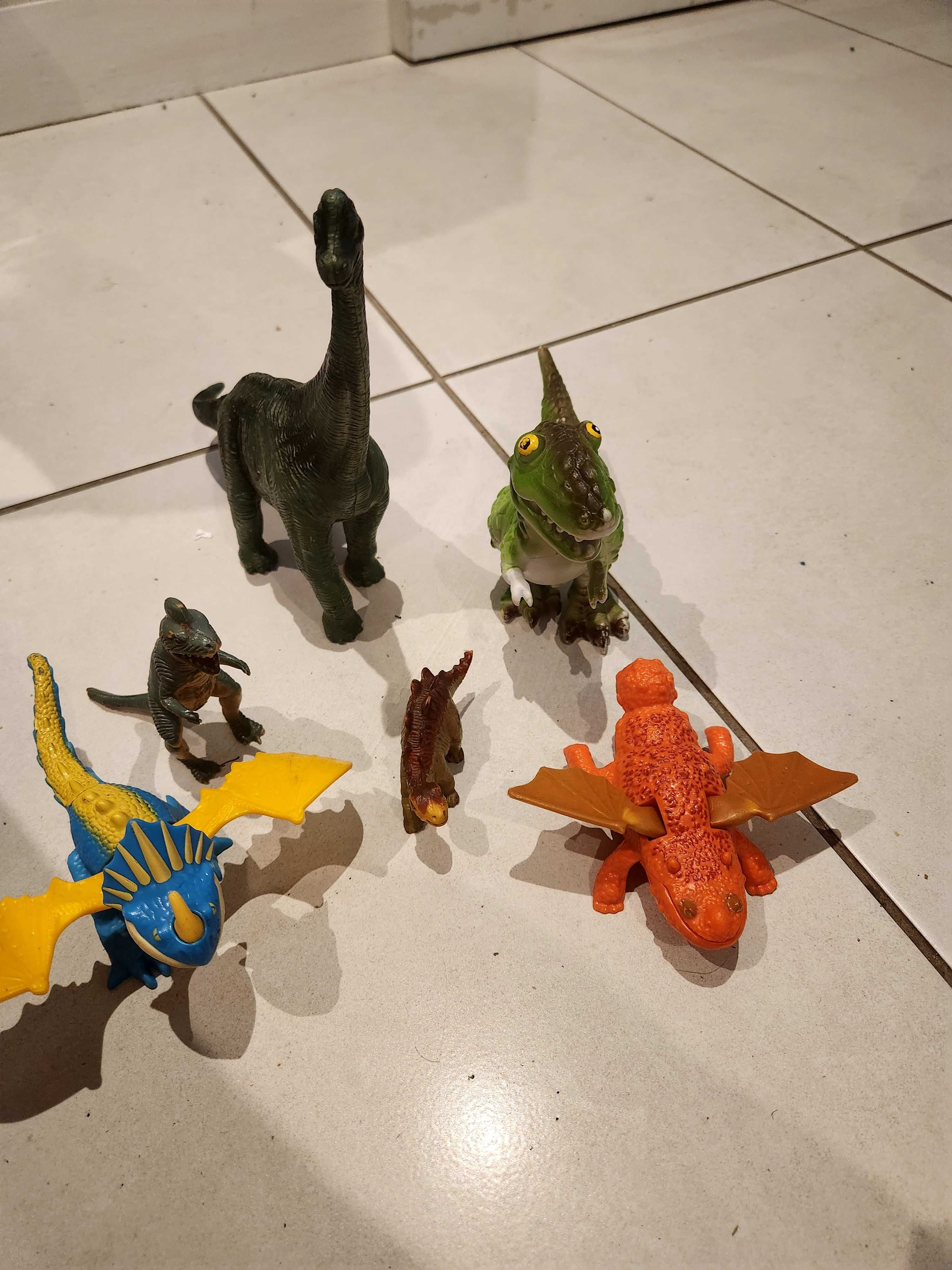 6 figurek Dinozaurów