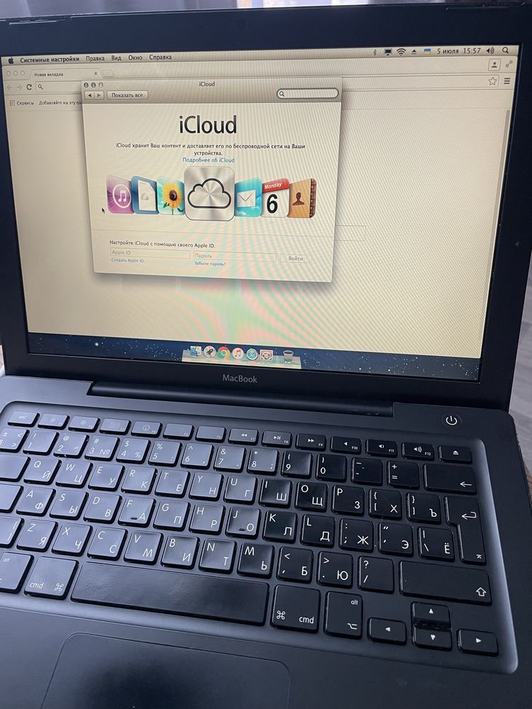 Продам Apple MacBook black A1181
