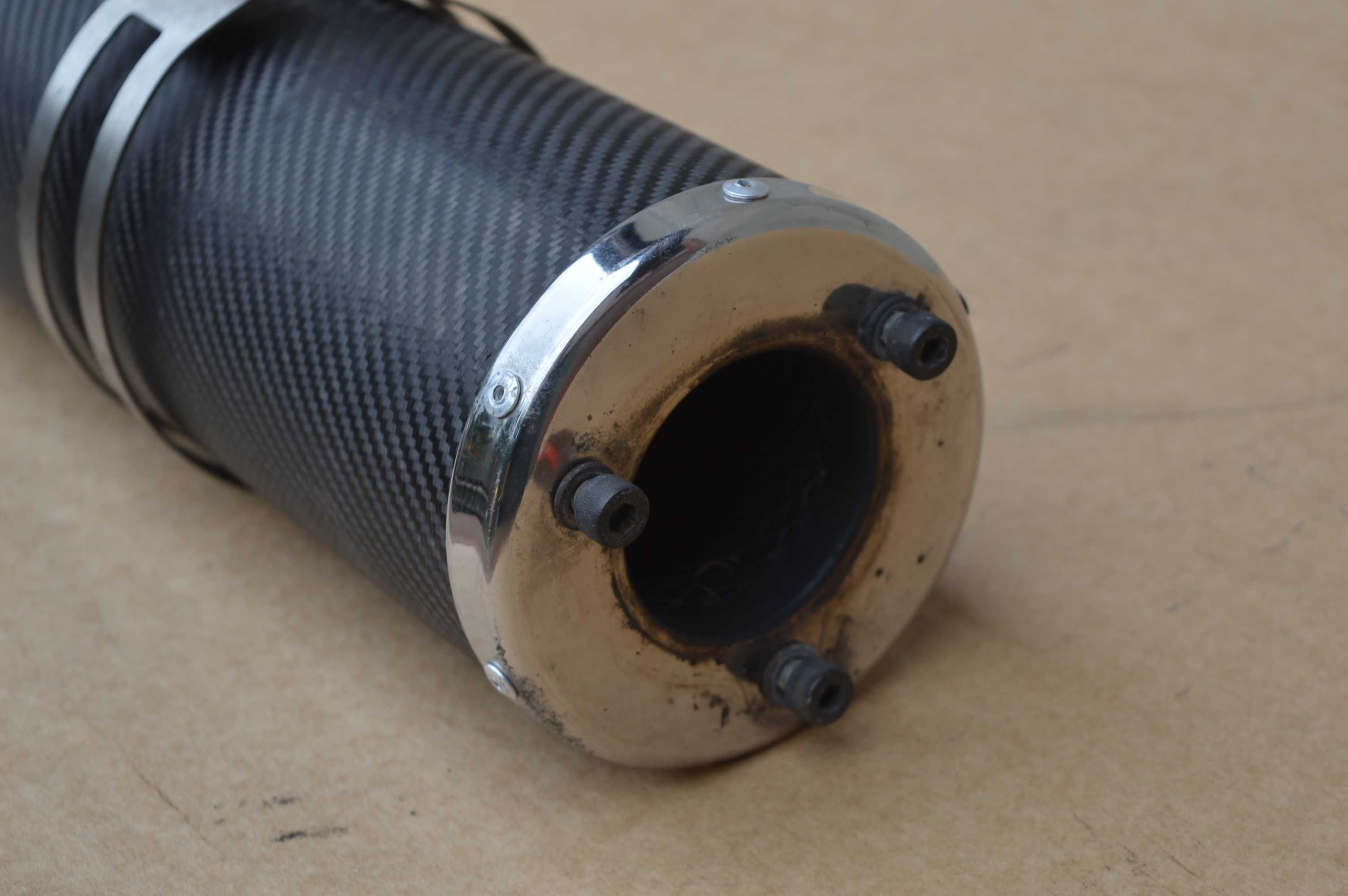 TŁUMIK wydech przelot karbon rozstaw śrub 3x80mm