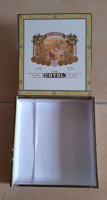 Drewniane pudełko na drobiazgi