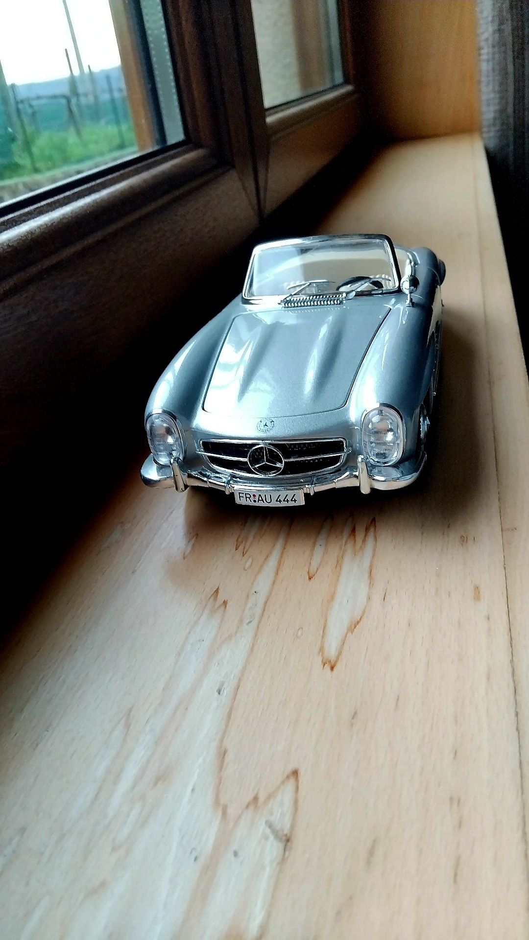 Mercedes SL 1:18