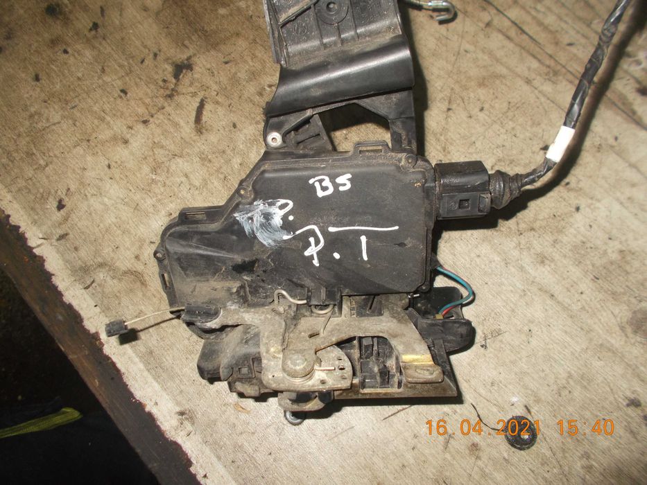 Zamek drzwi pt vw passat b5