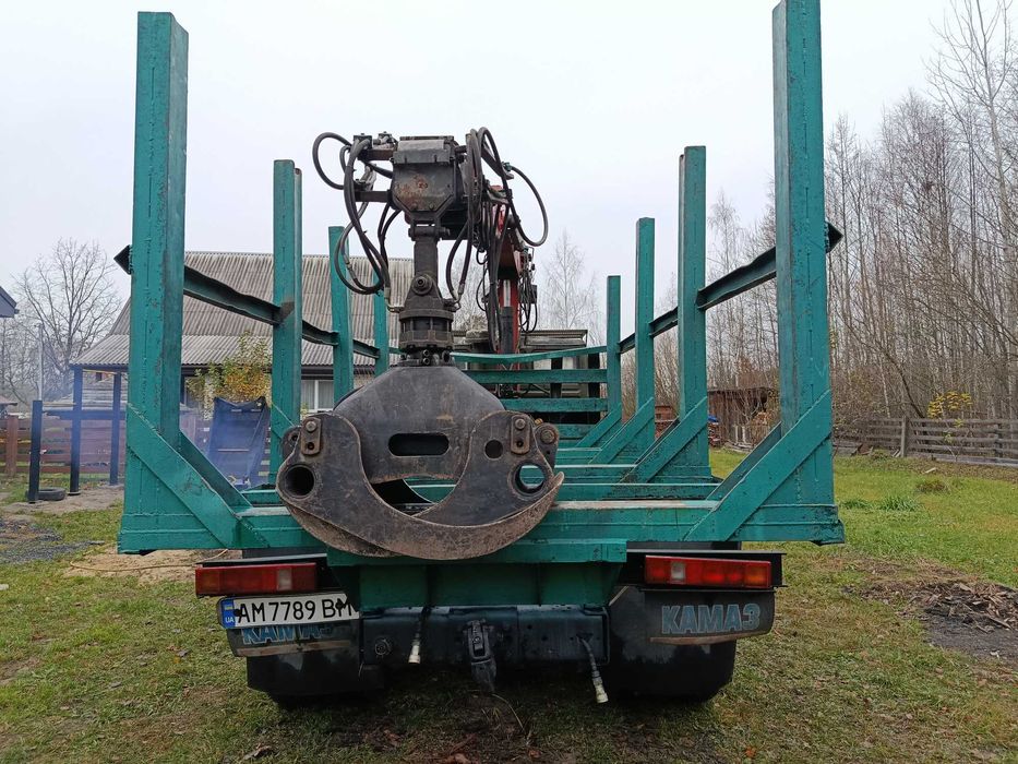 Продам камаз лісовоз