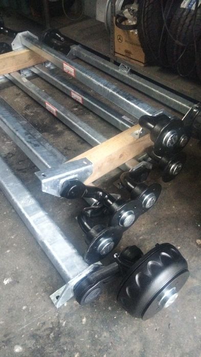 Peças Atrelado / Reboque - Eixos - Engates - Cabeçote - Rodas - Jantes