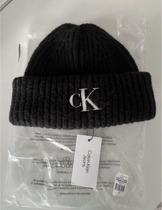 Шапка Calvin Klein, оригінал