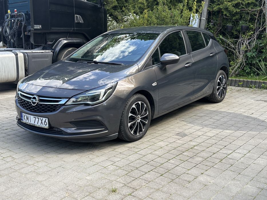 Opel Astra  1.6 hatchback