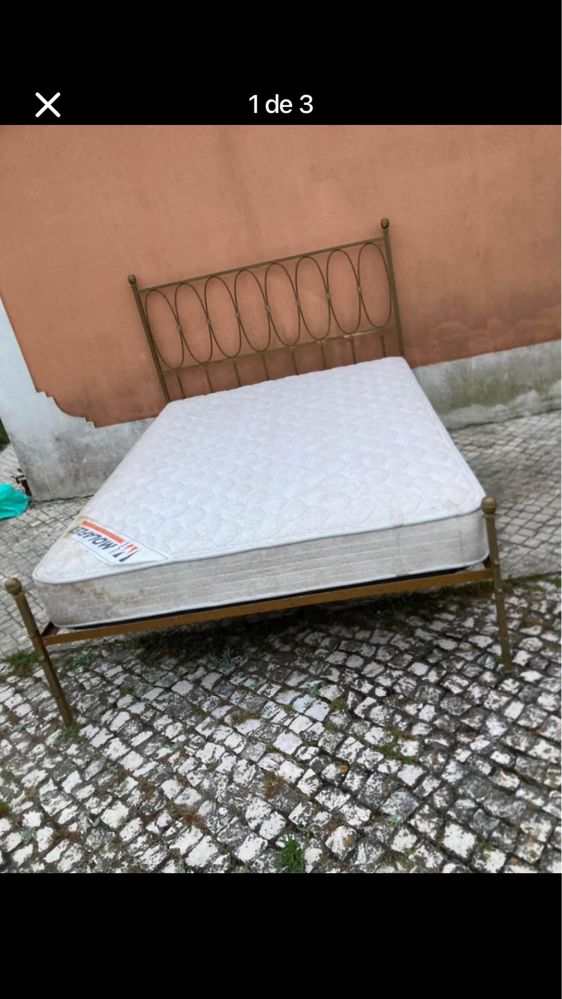 Cama de casal com colchão em bom estado