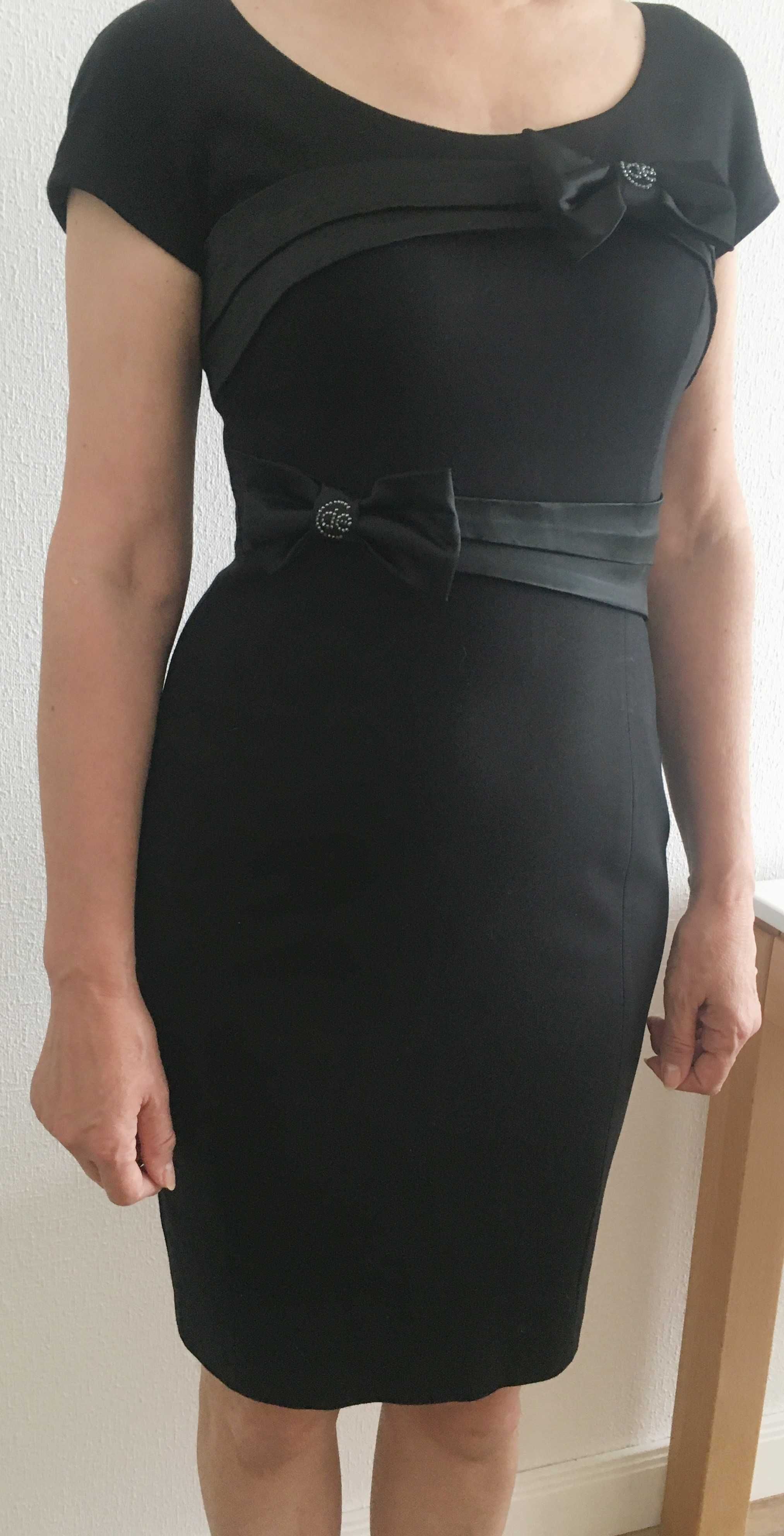 Маленькое элегантное черное коктейльное платье (Италия)