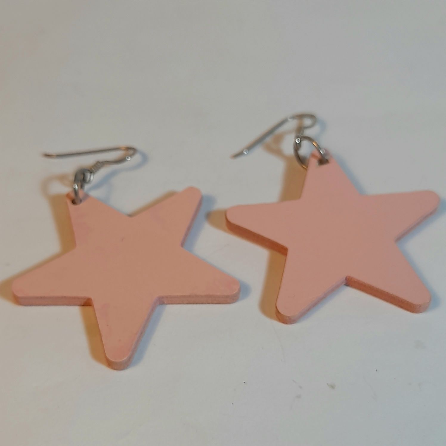 Brincos em Madeira minimalistas em forma de Estrelas