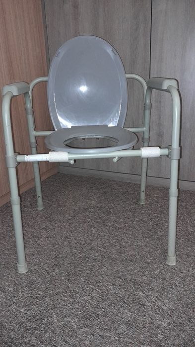 Стілець туалетний Doctor Life
