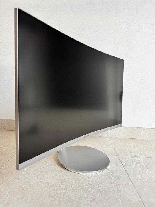 Продам отличный изогнутый монитор Samsung 27 дюймов Curved C27F591F