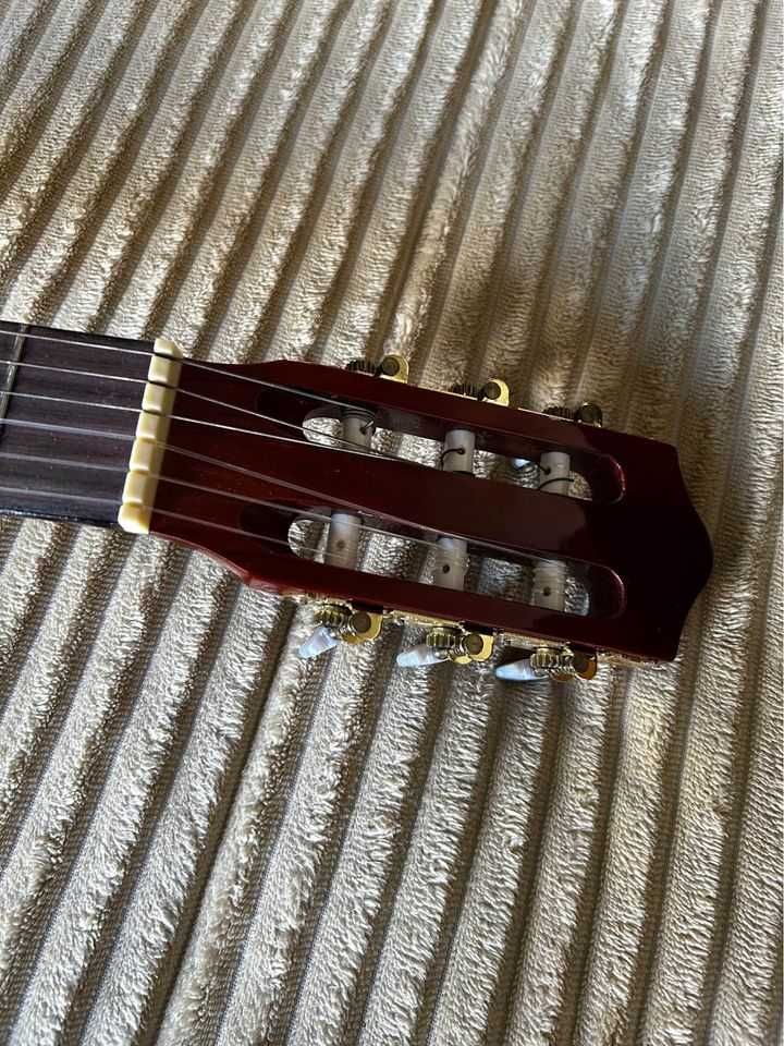 Guitarra Clássica praticamente nova