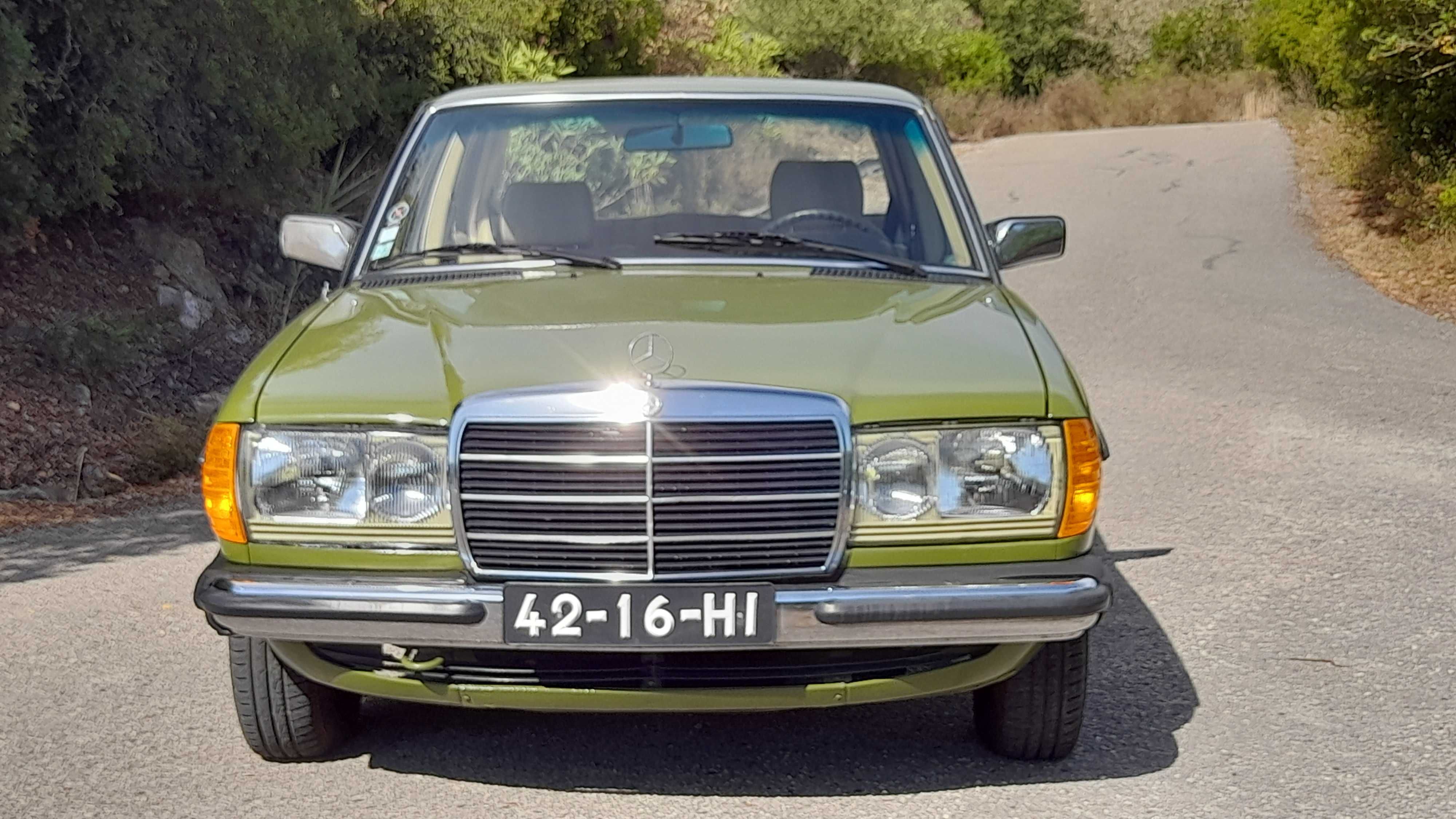 Mercedes-Benz W123 240D – Clássico Impecável