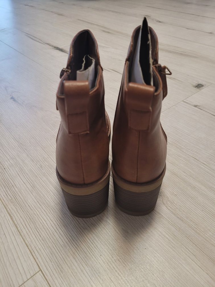 Botki brązowe r.38