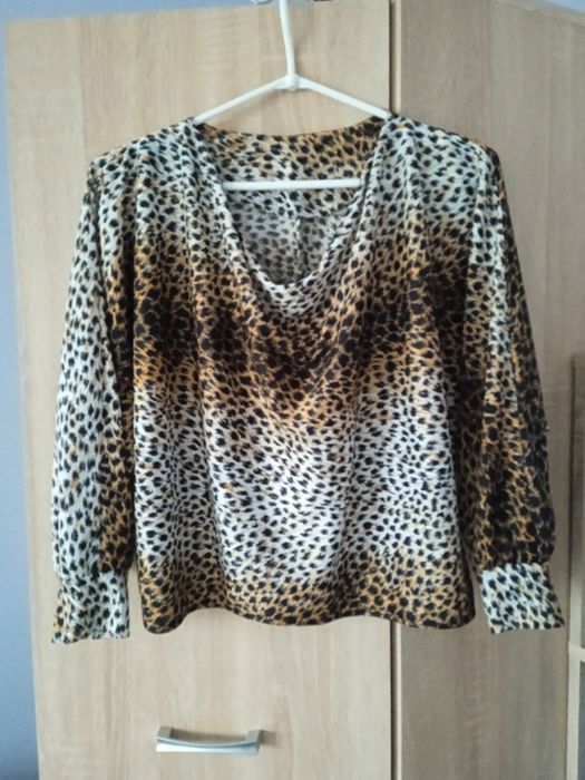 Bluzka w panterkę na rozmiar M - L . Oversize