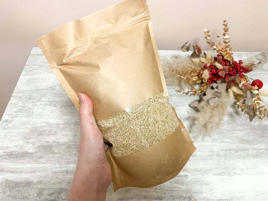 Кіноа біла насіння. Зернова каша. Здоровий сніданок