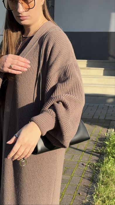 Чорна шкіряна сумка