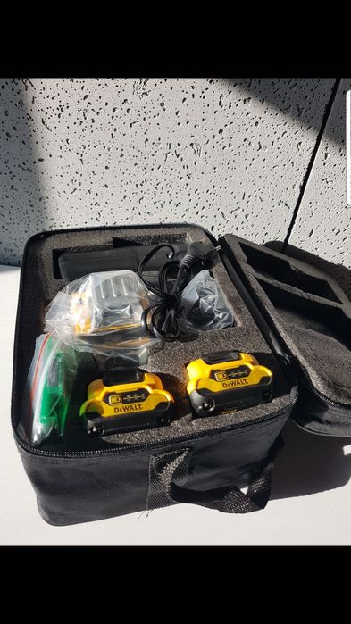 Laser samopoziomujący 360°dwie baterie!  DeWalt DCE089G