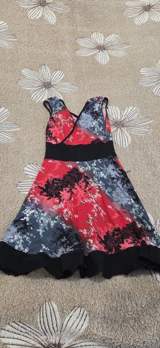 Платья 100грн блузки 50 грн