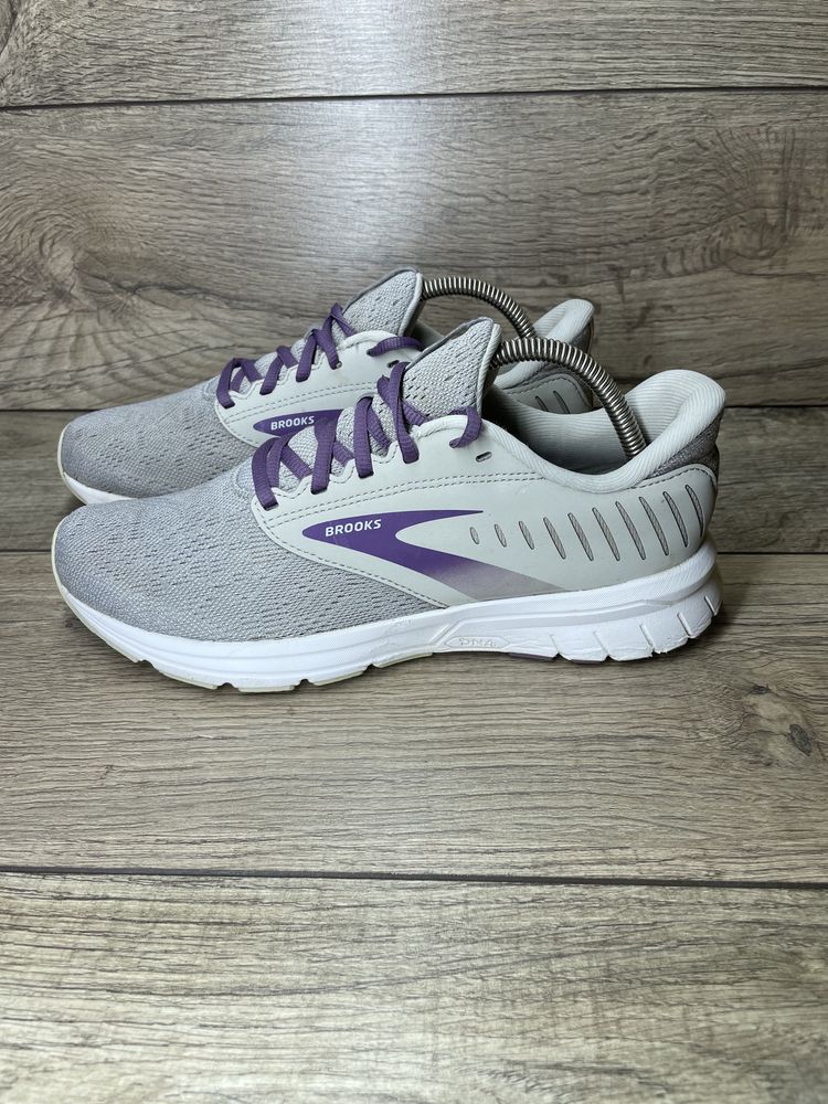 Оригінальні кросівки для бігу Brooks Krevital 2 42 розмір 27 см