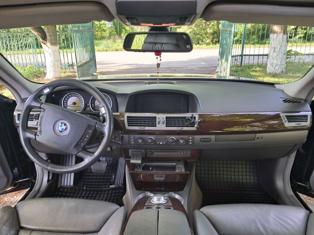 BMW 745і 4.4газ бензин 333 к.с