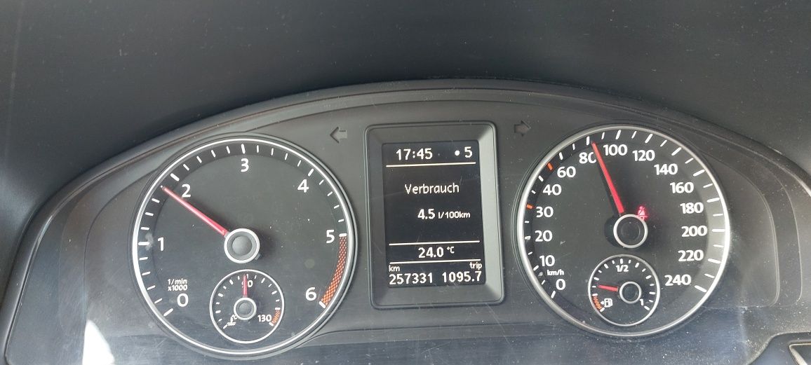 Vw t5 transporter  long 2.0tdi klima tempomat