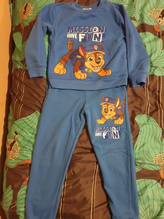Dres chłopięcy Psi Patrol.  116 cm. + gratisy.