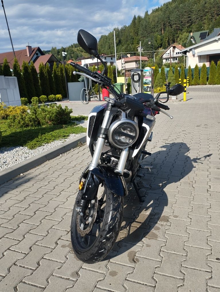 Motocykl Honda Cb125r