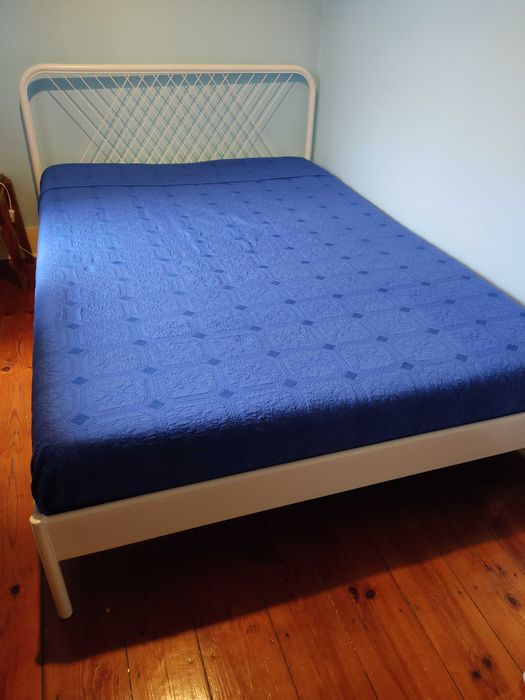 Cama de Casal IKEA 140x200 cm + Colchão e Estrado