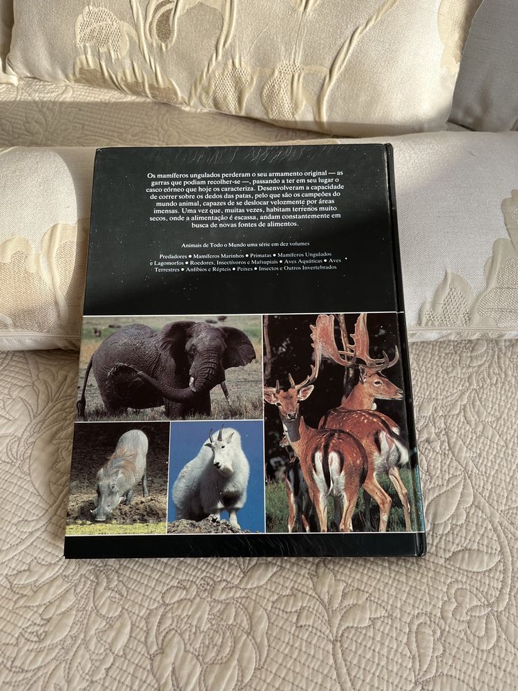 Livro sobre mamíferos