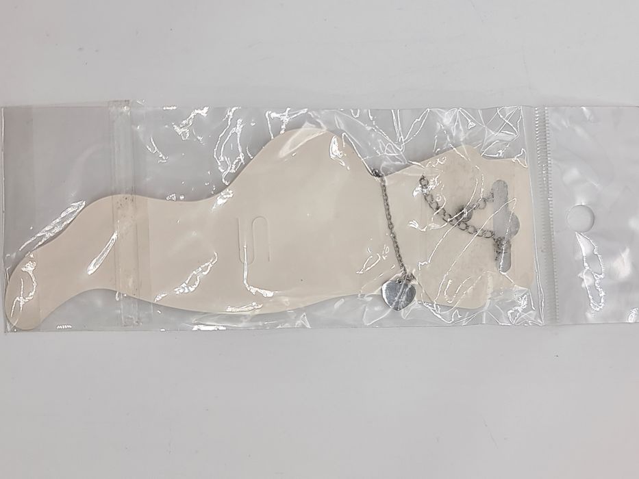 Pulseira de tornezelo com corações miniatura